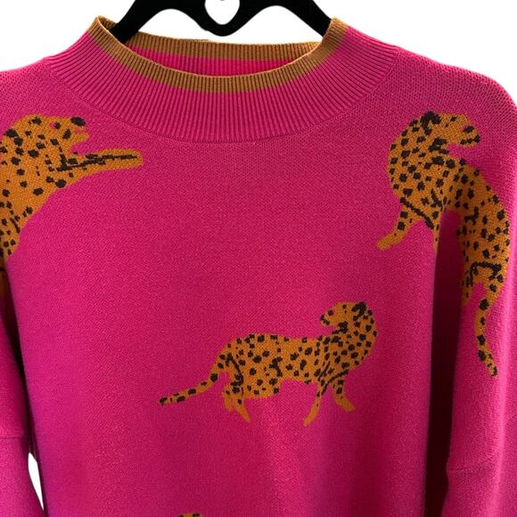 Fate Hot Pink Leaping Cheetah Print Long Sleeve Pullover Sweater Womens Small - Picture 2 of 6